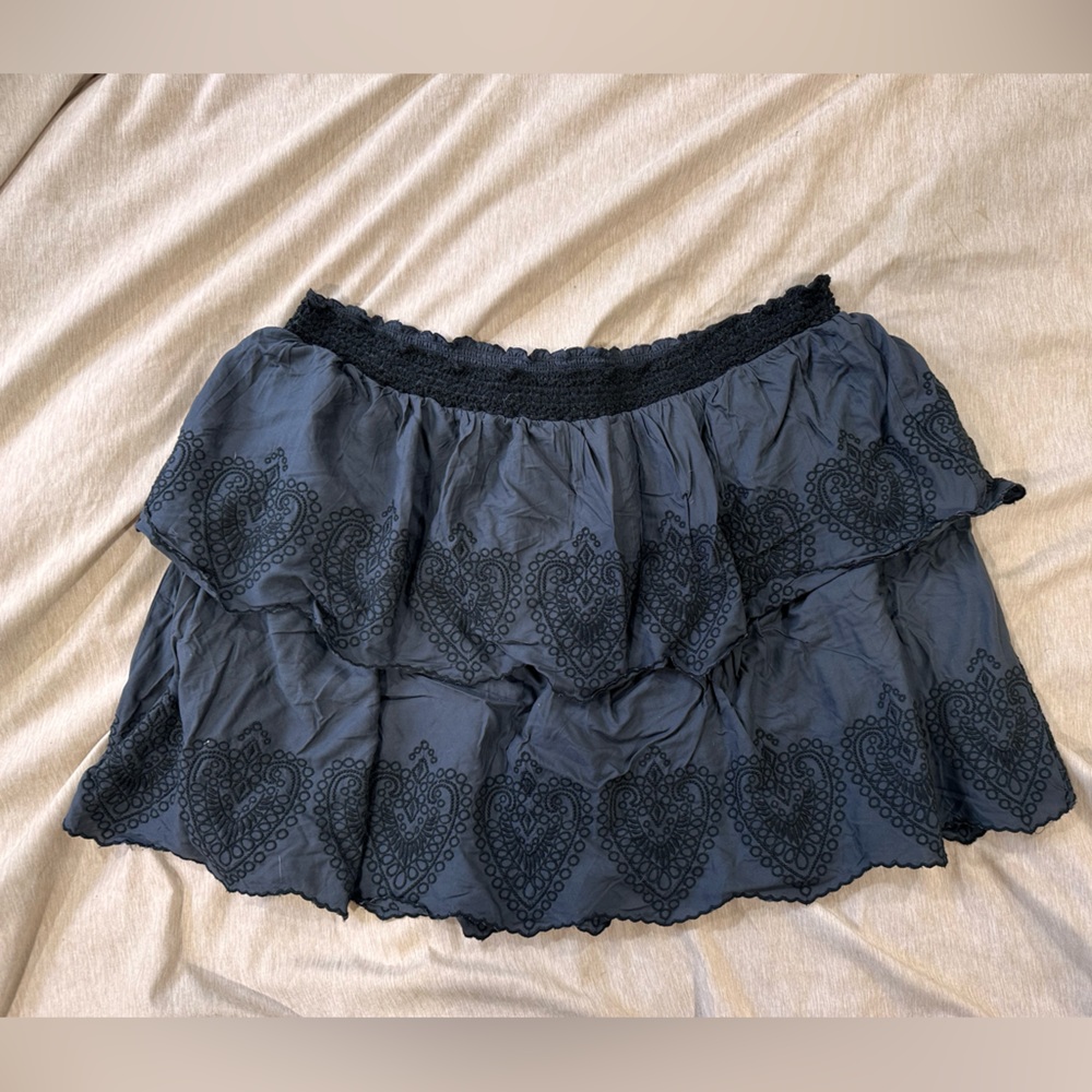 American Eagle Black Patterned Ruffle Mini Skirt - image 1